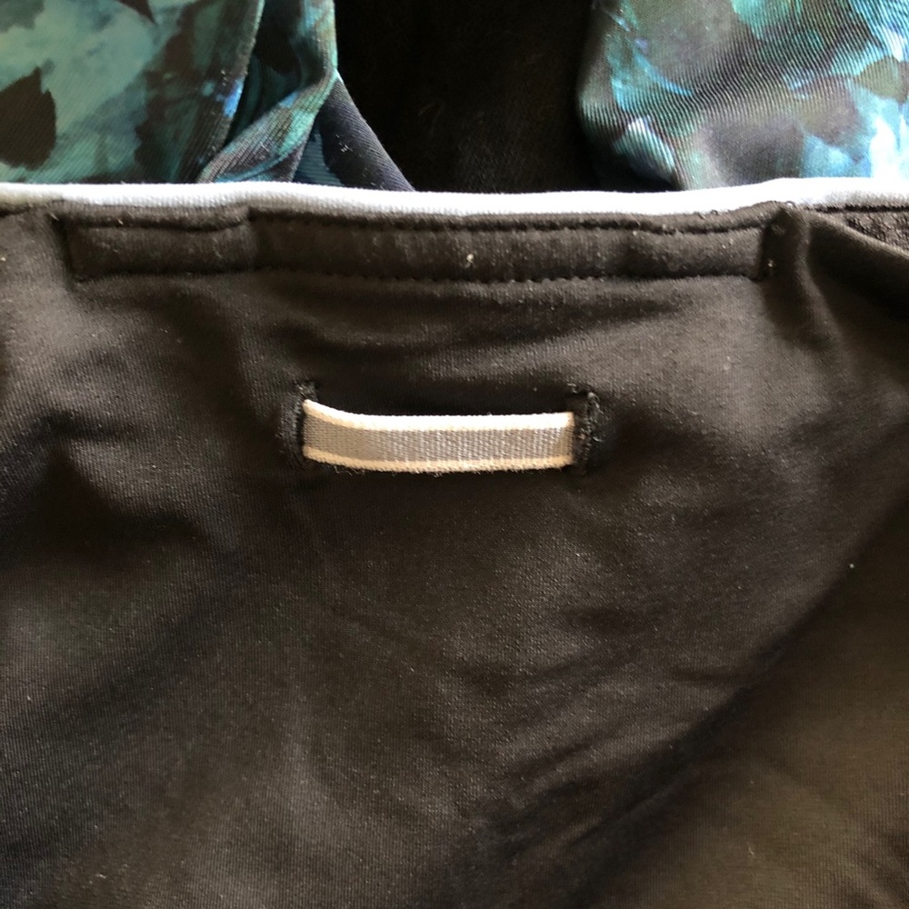 Lululemon Running In The City Blue Mesh Panels 7/8 Workout Leggings - Picture 12 of 12